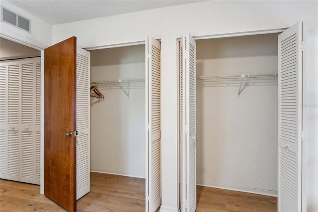 10681 SEMINOLE FOREST STREET E, Seminole, FL 33778