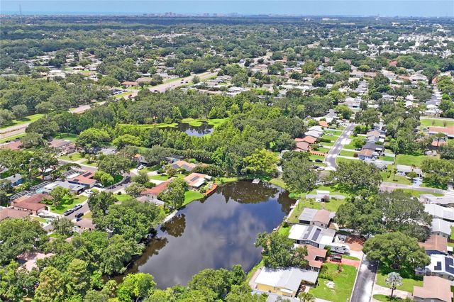 10681 SEMINOLE FOREST STREET E, Seminole, FL 33778