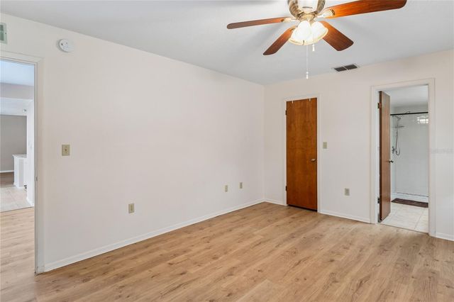 10681 SEMINOLE FOREST STREET E, Seminole, FL 33778