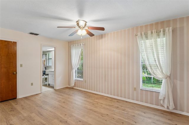 10681 SEMINOLE FOREST STREET E, Seminole, FL 33778
