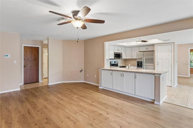 10681 SEMINOLE FOREST STREET E, Seminole, FL 33778