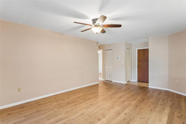 10681 SEMINOLE FOREST STREET E, Seminole, FL 33778