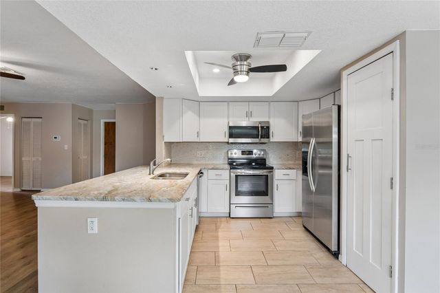 10681 SEMINOLE FOREST STREET E, Seminole, FL 33778