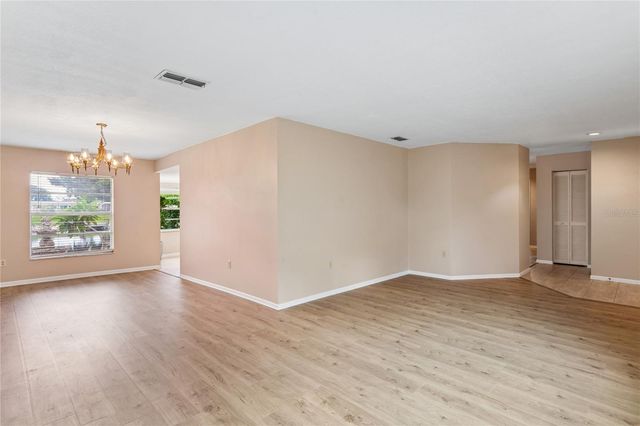 10681 SEMINOLE FOREST STREET E, Seminole, FL 33778