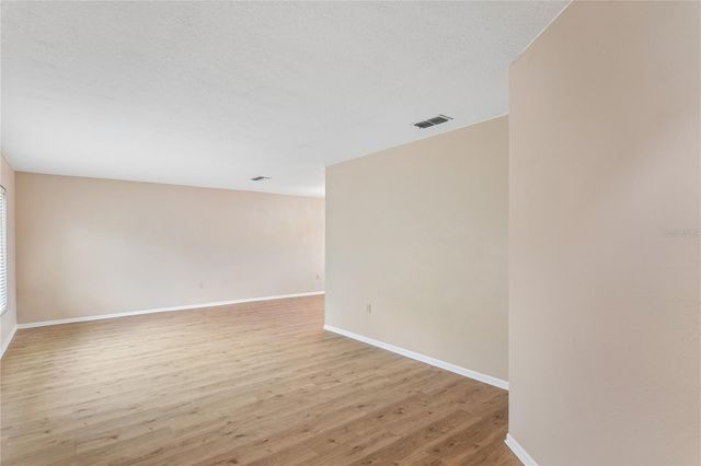 10681 SEMINOLE FOREST STREET E, Seminole, FL 33778