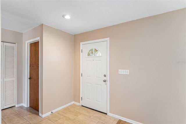 10681 SEMINOLE FOREST STREET E, Seminole, FL 33778