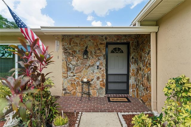 10681 SEMINOLE FOREST STREET E, Seminole, FL 33778