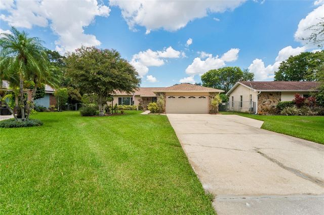 10681 SEMINOLE FOREST STREET E, Seminole, FL 33778
