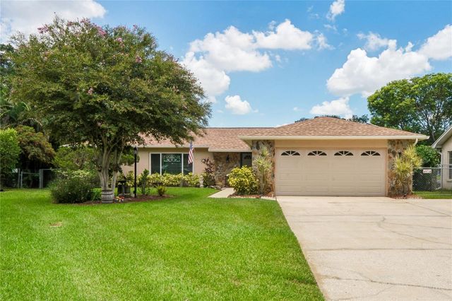 10681 SEMINOLE FOREST STREET E, Seminole, FL 33778
