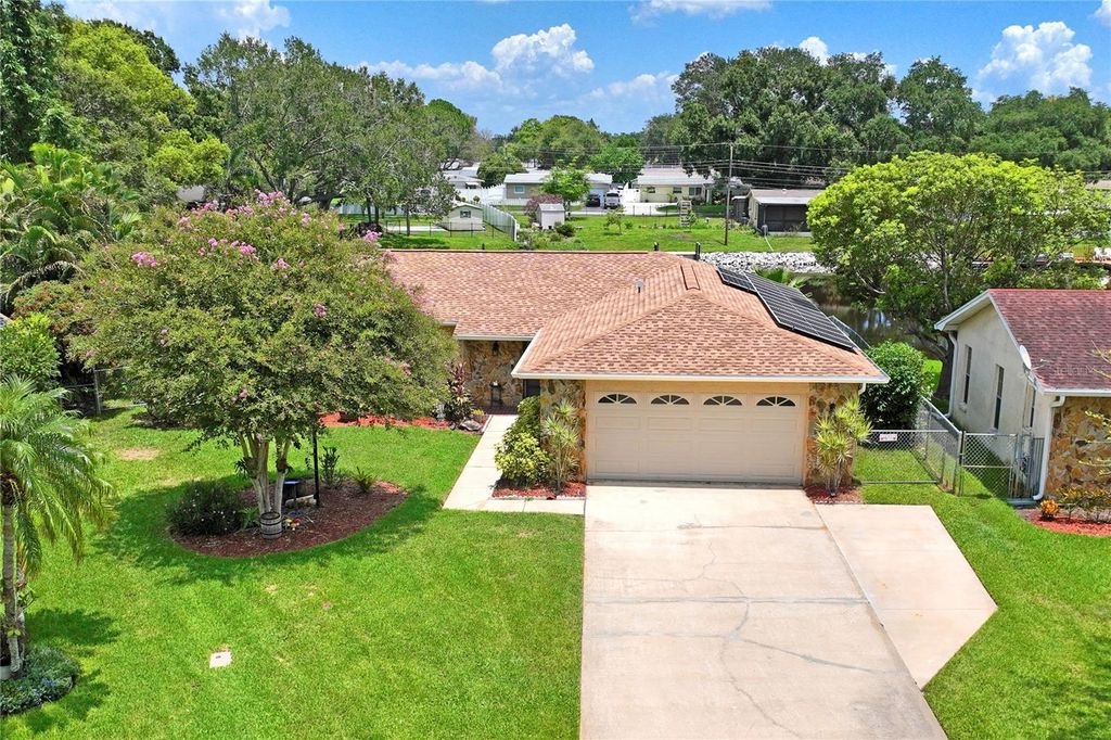 10681 SEMINOLE FOREST STREET E, Seminole, FL 33778