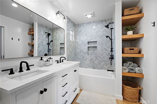 226 La Jolla, Newport Beach, CA 92663