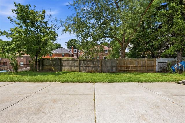 4433 Coleridge St, Stanton Heights, PA 15201