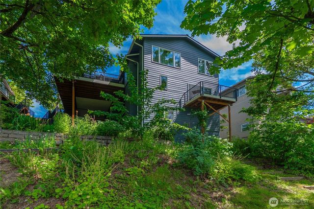 5643 16th Avenue SW, Seattle, WA 98106