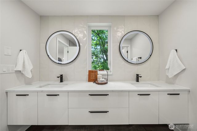 5643 16th Avenue SW, Seattle, WA 98106
