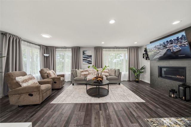 5643 16th Avenue SW, Seattle, WA 98106