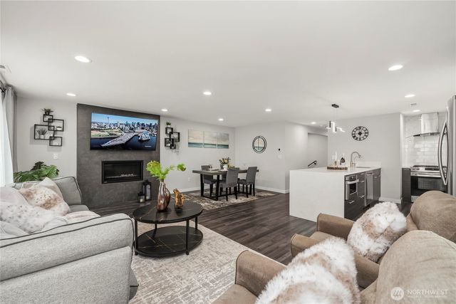 5643 16th Avenue SW, Seattle, WA 98106