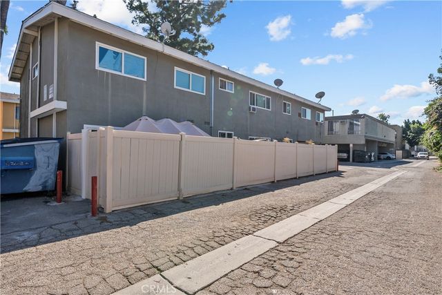 10005 Sepulveda, San Fernando, CA 91345