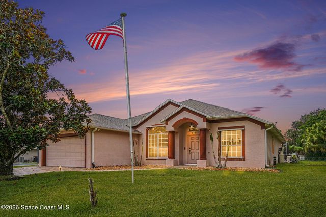 974 Pebble Avenue NE, Palm Bay, FL 32907