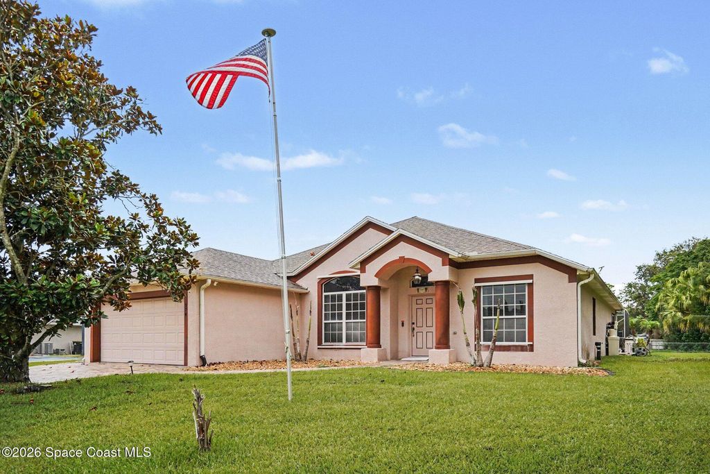 974 Pebble Avenue NE, Palm Bay, FL 32907
