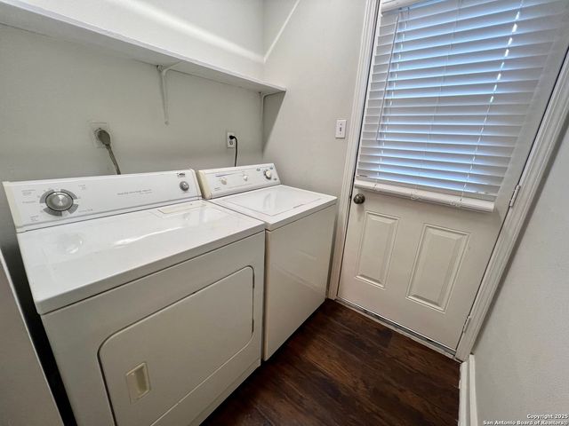 4545 Hoeneke St Apt 103, Kirby, TX 78219