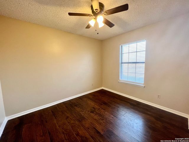 4545 Hoeneke St Apt 103, Kirby, TX 78219