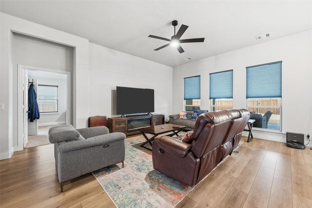 129 Fire berry Drive, Glenn Heights, TX 75154