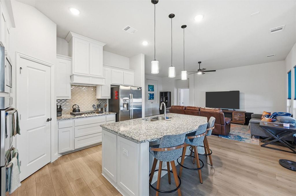 129 Fire berry Drive, Glenn Heights, TX 75154 — photo 4