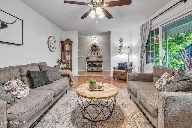 1046 W Outer Drive, Oak Ridge, TN 37830