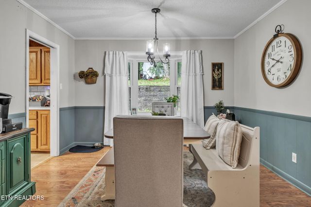 1046 W Outer Drive, Oak Ridge, TN 37830