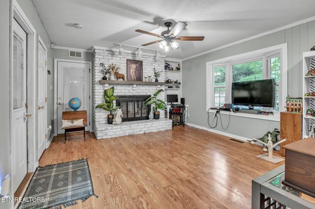 1046 W Outer Drive, Oak Ridge, TN 37830