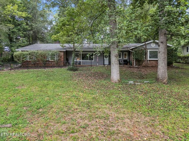 1046 W Outer Drive, Oak Ridge, TN 37830