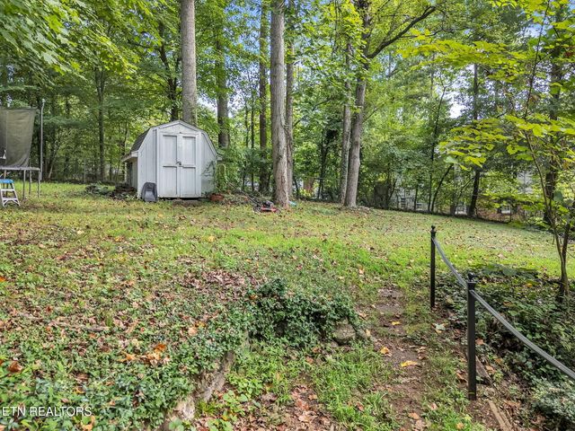 1046 W Outer Drive, Oak Ridge, TN 37830