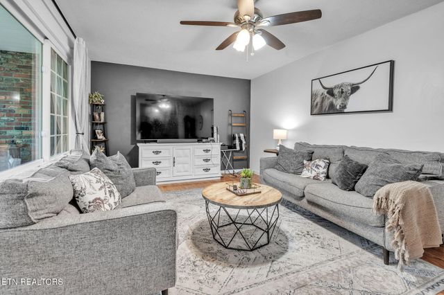 1046 W Outer Drive, Oak Ridge, TN 37830