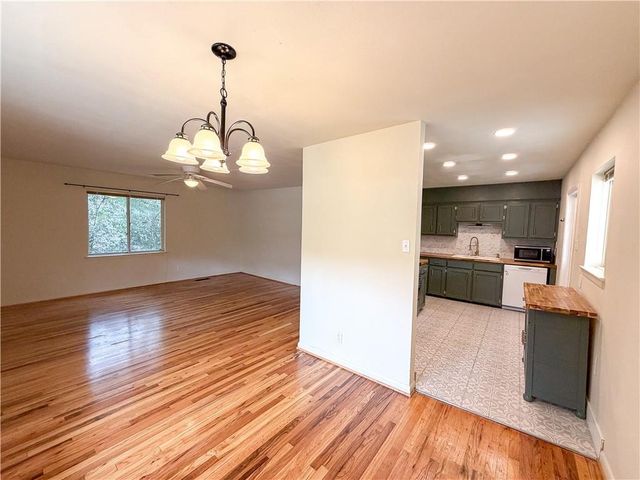 220 Ennis Street, Saraland, AL 36571