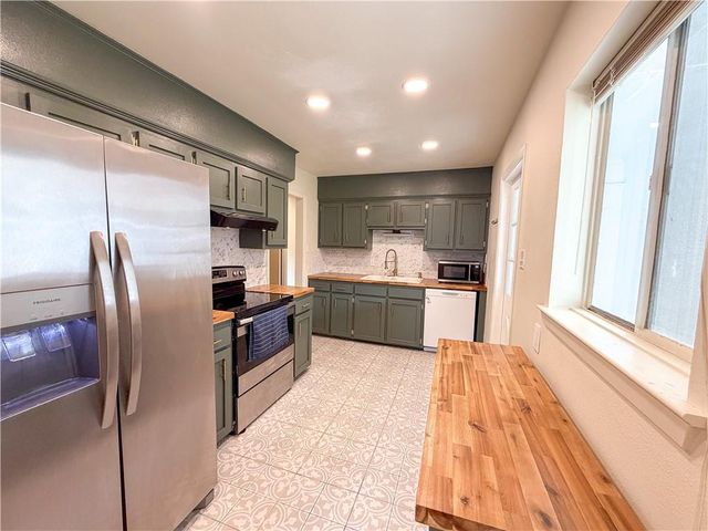 220 Ennis Street, Saraland, AL 36571