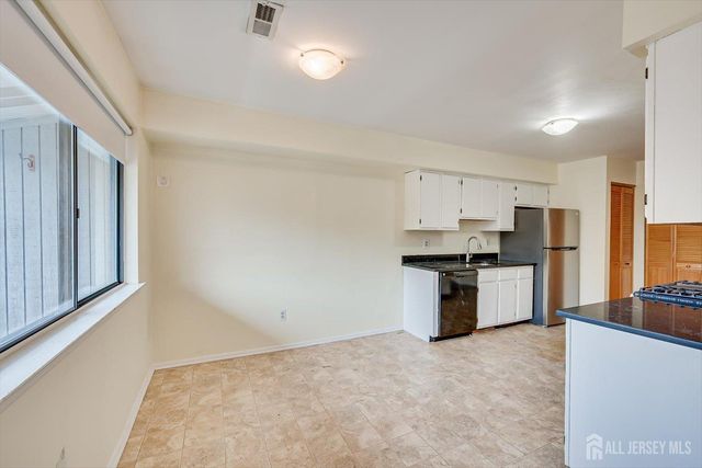 707 Edison Glen Terrace, Edison, NJ 08837