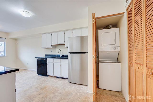 707 Edison Glen Terrace, Edison, NJ 08837