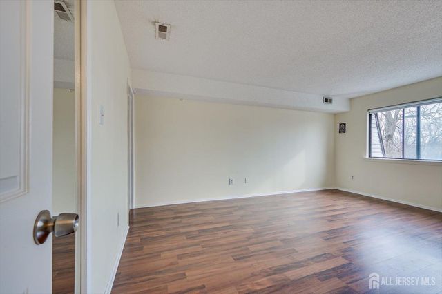 707 Edison Glen Terrace, Edison, NJ 08837