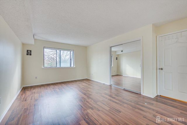 707 Edison Glen Terrace, Edison, NJ 08837