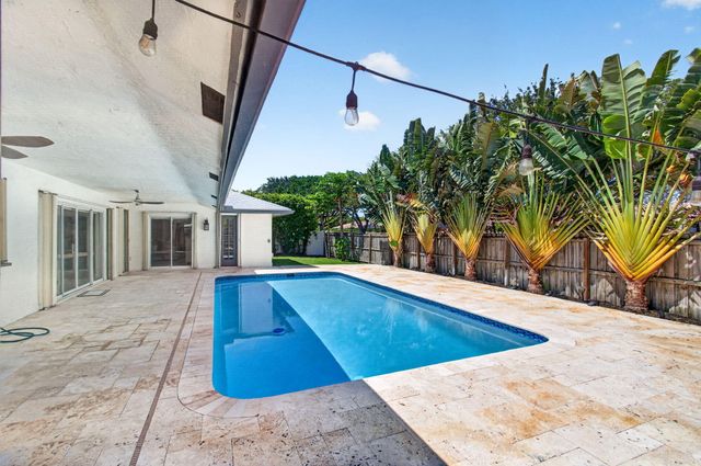 17634 Lake Park Road, Boca Raton, FL 33487