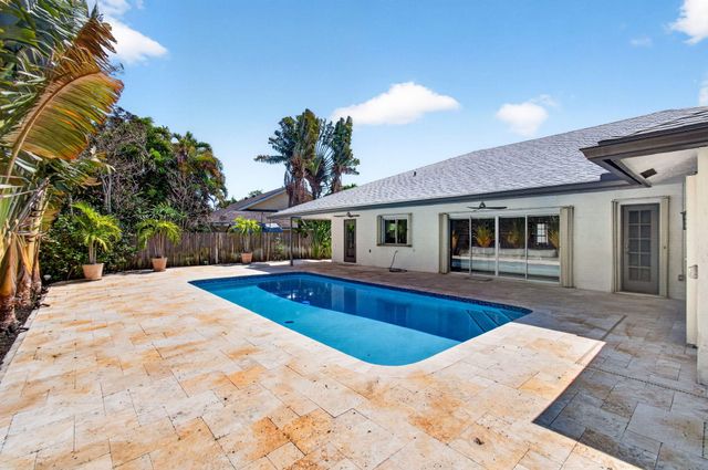 17634 Lake Park Road, Boca Raton, FL 33487