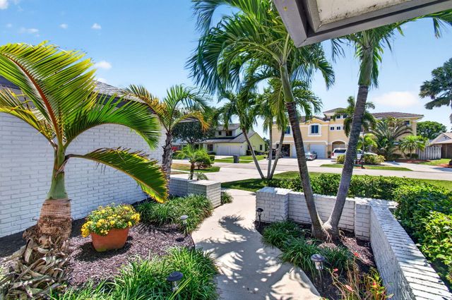17634 Lake Park Road, Boca Raton, FL 33487