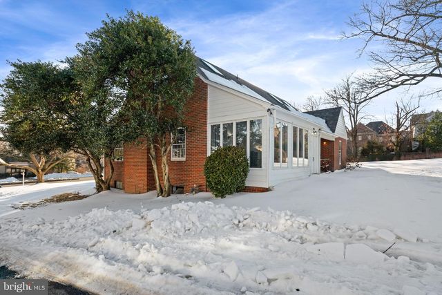 1688 CHAIN BRIDGE RD, Mclean, VA 22101