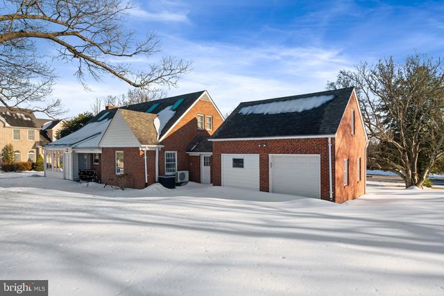 1688 CHAIN BRIDGE RD, Mclean, VA 22101