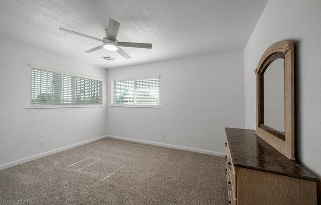 2827 N Barton Avenue, Fresno, CA 93703