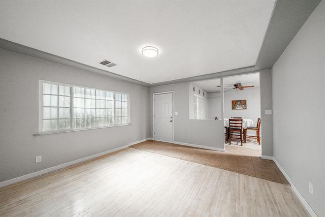 2827 N Barton Avenue, Fresno, CA 93703