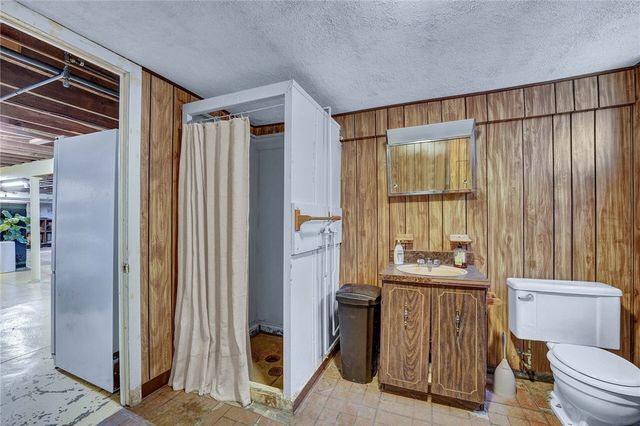 65 Jackson Avenue, Bradford City, PA 16701