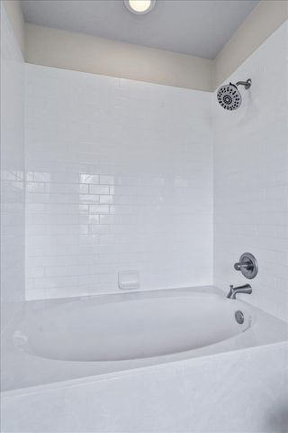 1601 Miriam Ave 202, Austin, TX 78702