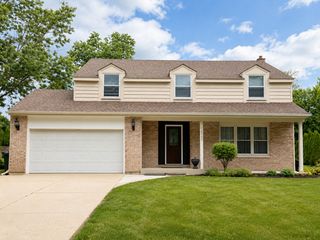 1520 Chippewa Drive, Naperville, IL 60563
