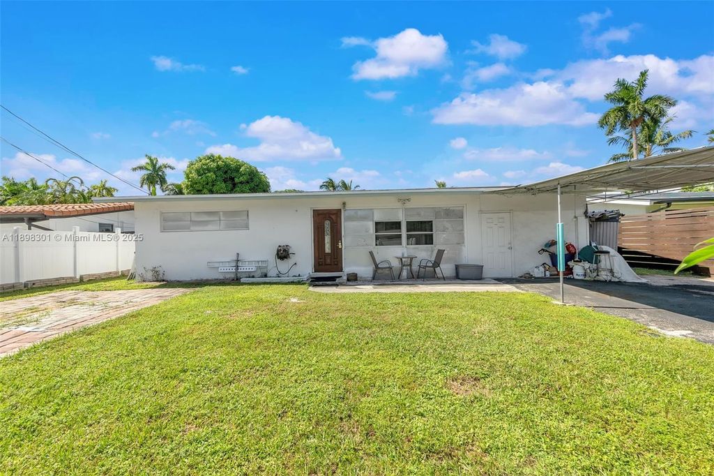 2631 Flamingo Ln, Fort Lauderdale, FL 33312